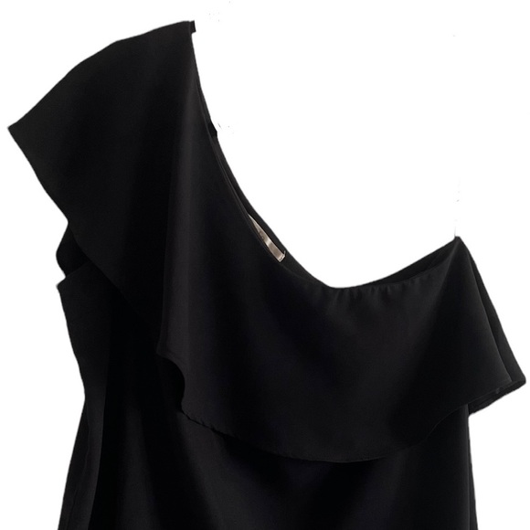 Black One Shoulder Ruffle Top Size M - Picture 4 of 6